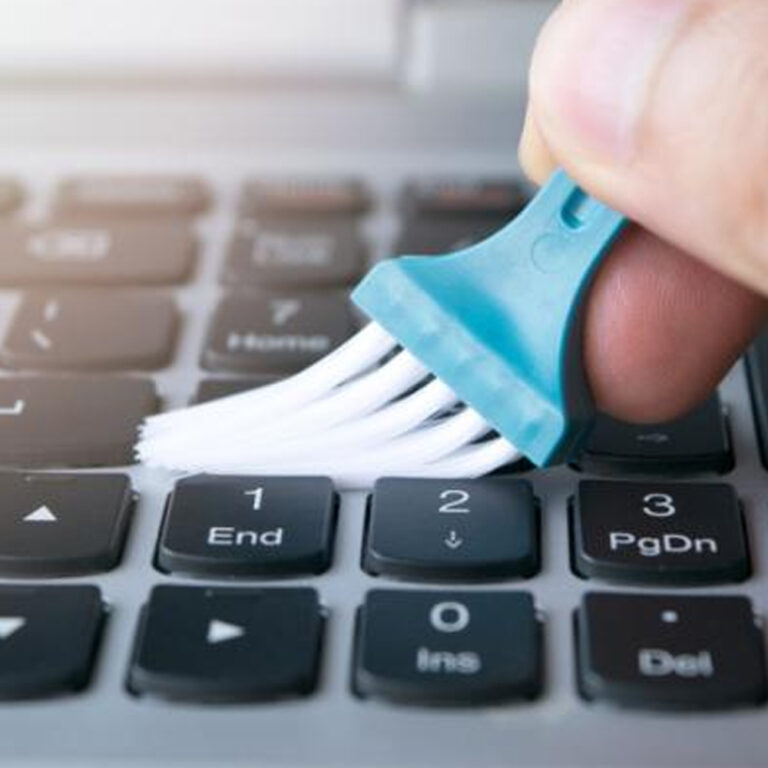 Cómo limpiar el teclado de tu computadora? Hazlo rápido y bien